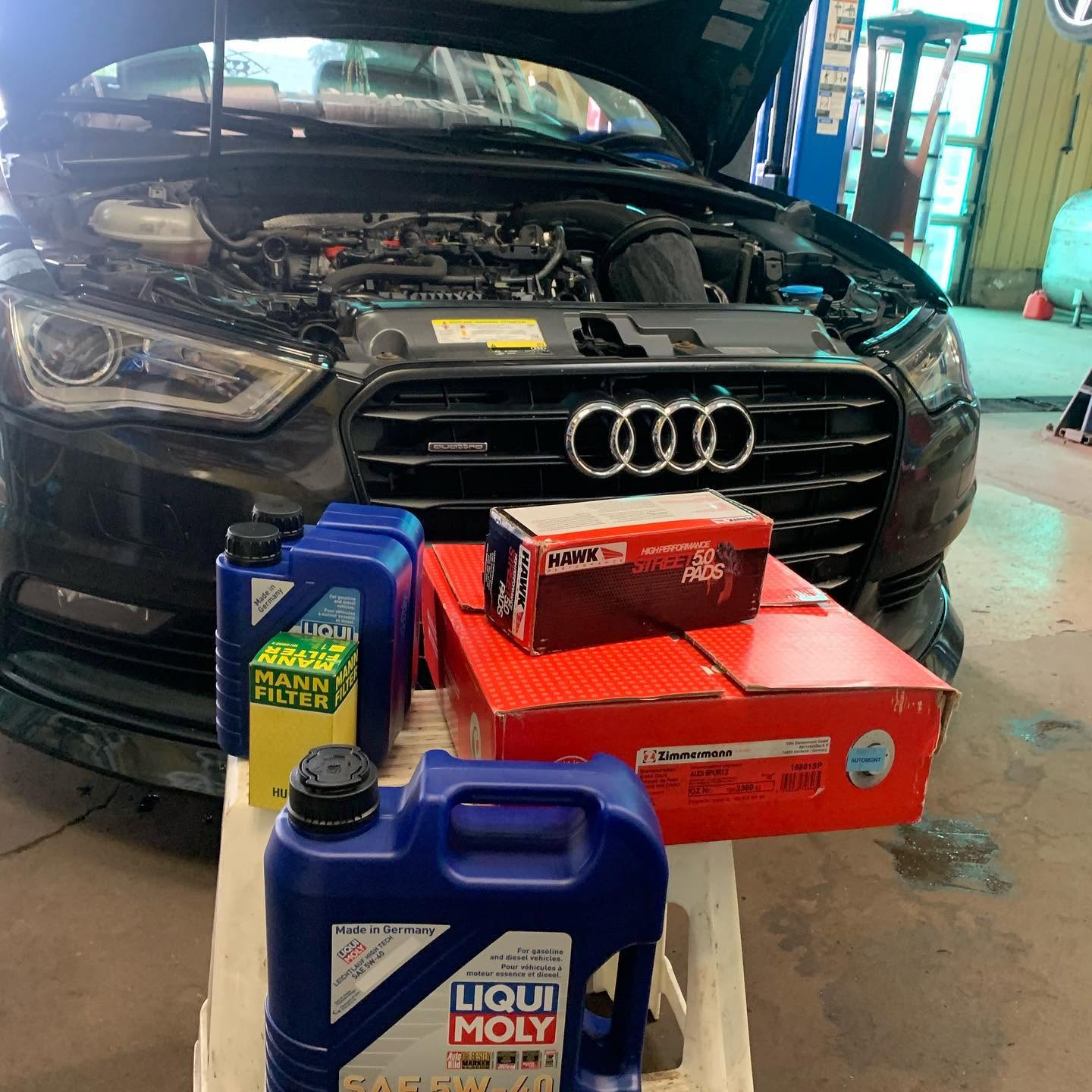 Automotive workshop equipment and service bay